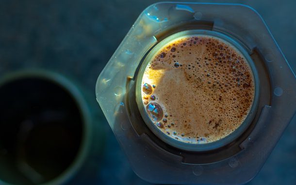 دم آوری قهوه با ایروپرس